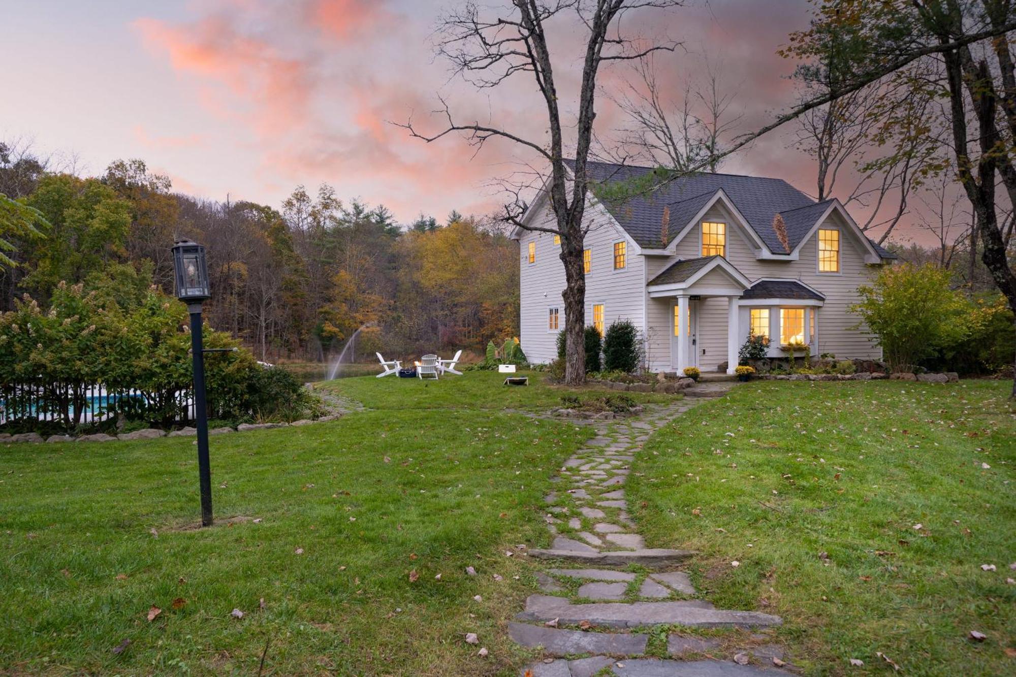 Cortland By Avantstay Charming Heritage Estate W Private Lake Pool ساوغيرتيس المظهر الخارجي الصورة